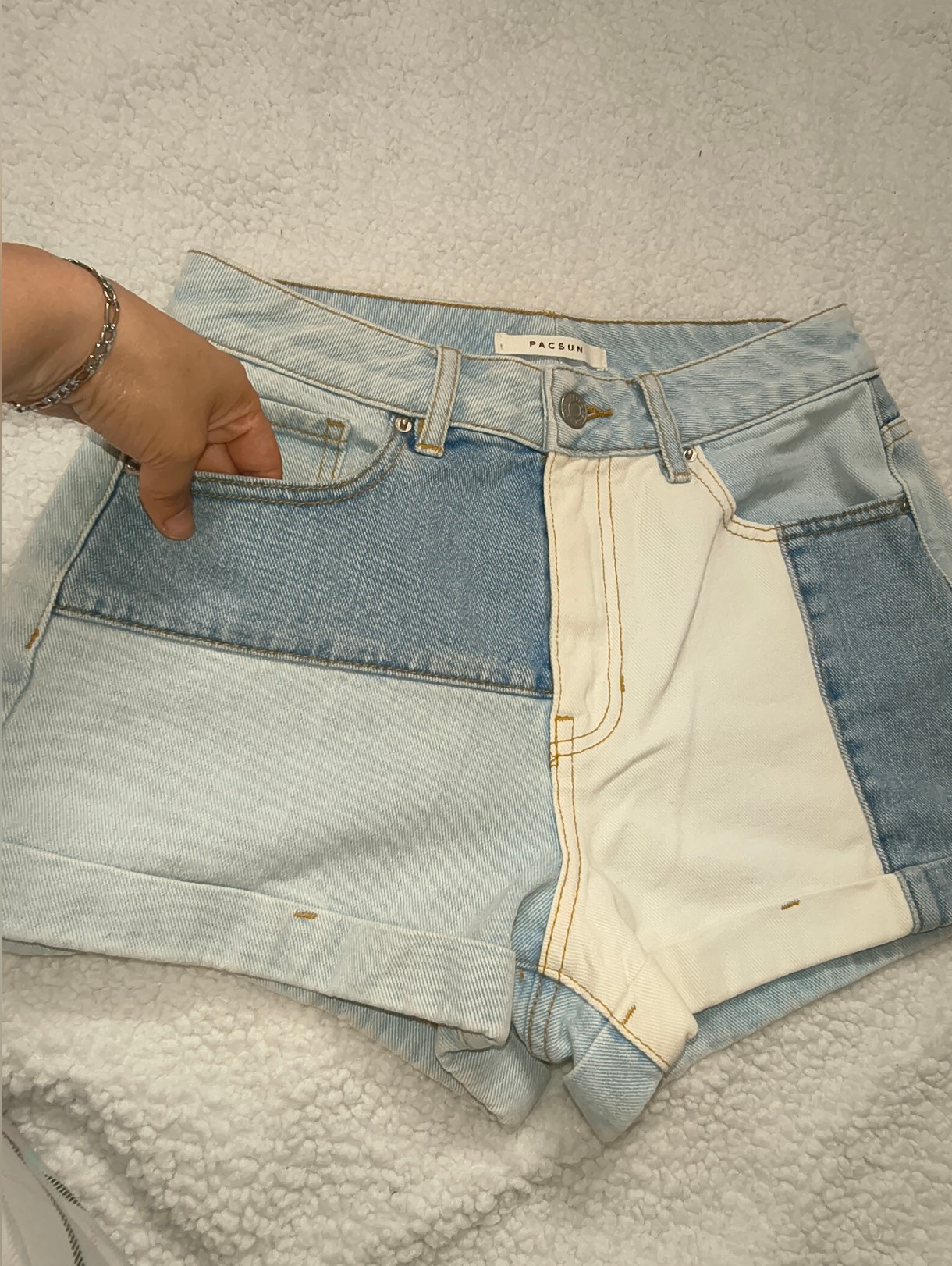 Pacsun Los Angeles Women's Mom Shorts Light Wash Denim Size 25